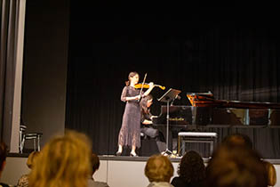 2. Abschlusskonzert in der Festhalle: Haryum Kang, Violine mit Eun Jung Son, Klavier
